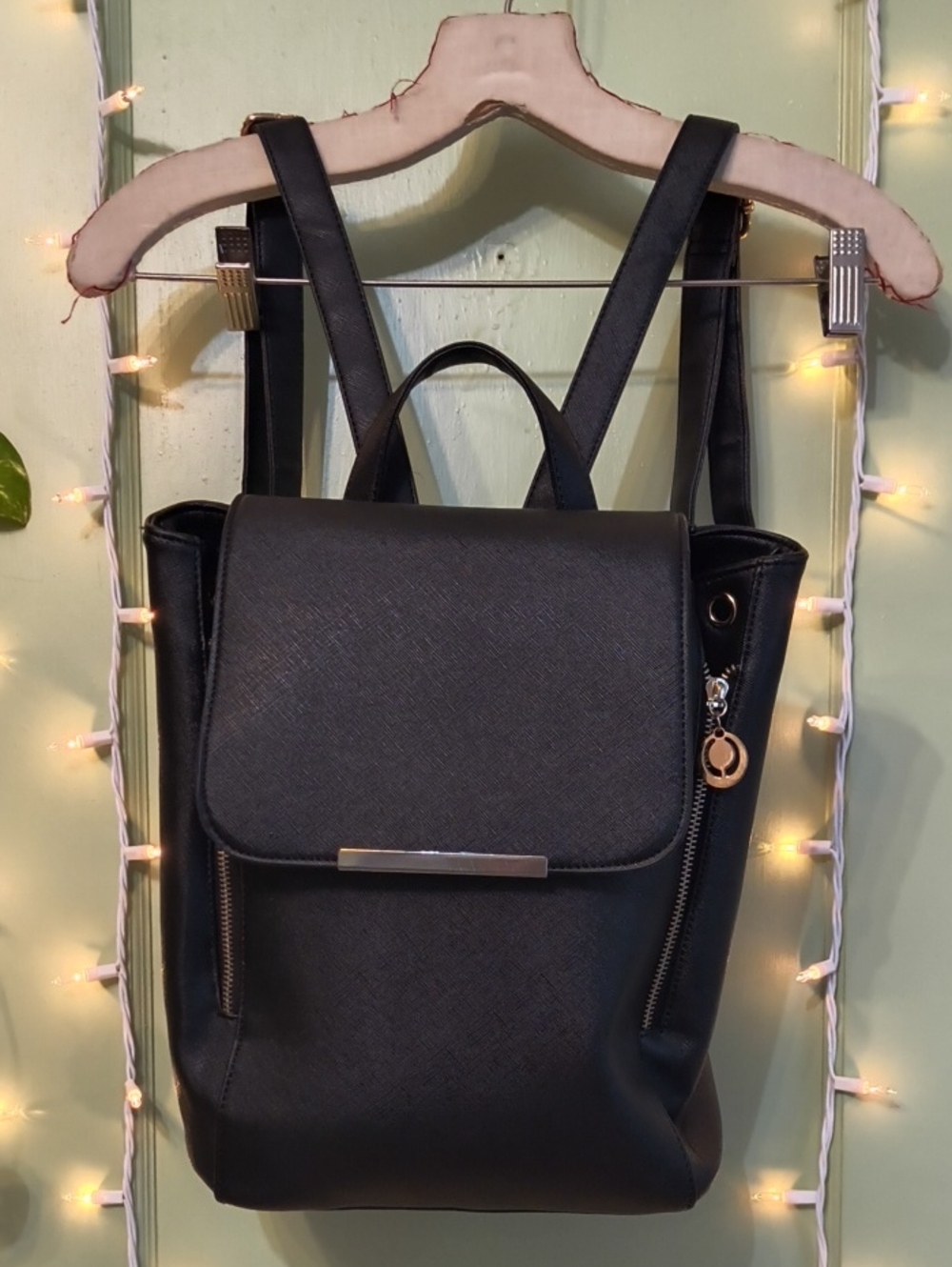 Women's Wink Kangaroo 🦘 Black Gold Backpack 🎒 Bag Purse